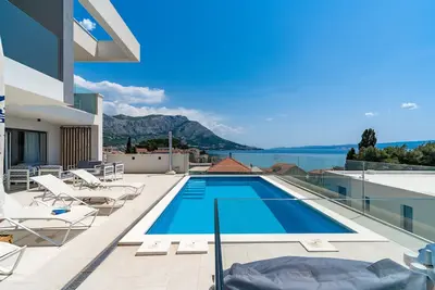 Nouveau! Luxueuse villa Lapis - piscine chauffée, sauna, à 120m de la plage