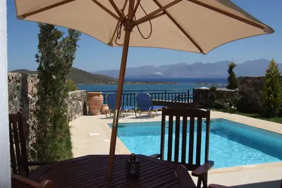 Image de Beautiful Modern Cretan Villa overlooking the Mirabello Bay