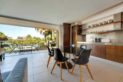 Image de 5 * Appartement 3 minutes à pied de la plage et du terrain de golf, Free Wi-Fi