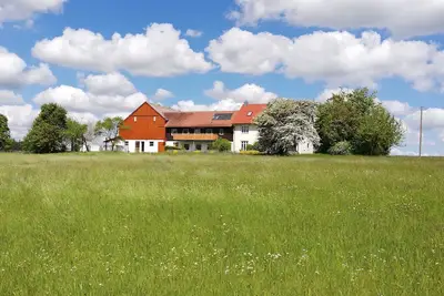 Image de Calme appartement ensoleillé à la ferme dans un endroit isolé avec une vue magnifique sur la campagne