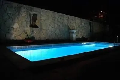 Image de Un beau chalet dans le village de Bellapais avec piscine privée et une vue magnifique