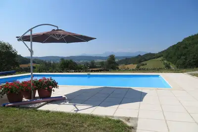 Image de Conversion de grange de qualité avec piscine, près de Mirepoix en Ariège