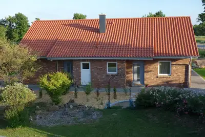 Image de Nouveau BÂTIMENT - Vacances à la campagne avec un jardin presque naturel près de la mer Baltique