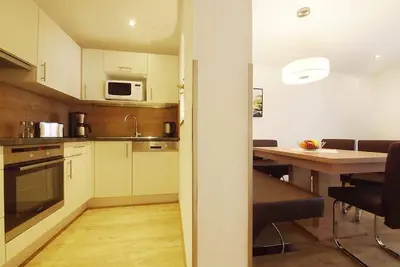 Appartement Gosaukamm \/ Fewo, 2 chambres - sous-sol, pension alpine