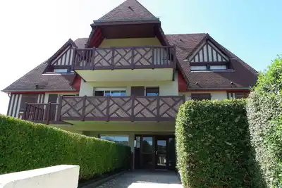 Image de Bel Appartement Lumineux - 3 étoiles - 3 Balcons - Garage Ferme- Wifi ( Fibre)