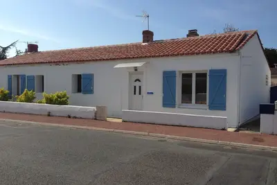 Image de Maison, jardin clos, plage 10 min, 2 clés, Wifi, borne véhicule électrique.