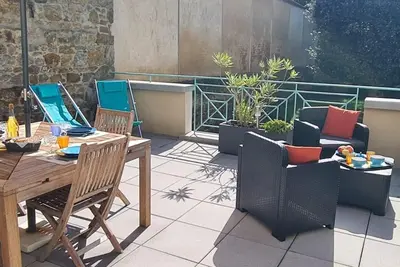 Image de T3 calme et lumineux, terrasse au sud, parking privé sécurisé, commerces à 200m
