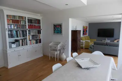 Image de superbe appartement de 105m² front de mer Bénodet plage. classé 4 étoiles****