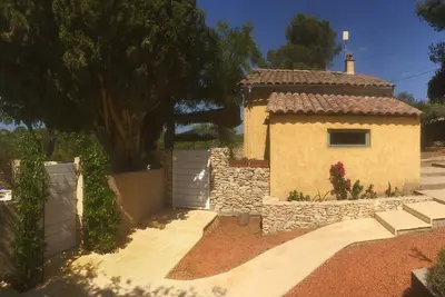 Image de Maison typique - Piscine - au calme Nîmes à pied