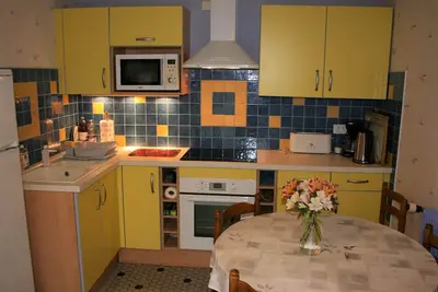 Image de Petite Maison Mitoyenne, au calme. En Campagne, proche  plage. Classée 2 étoiles