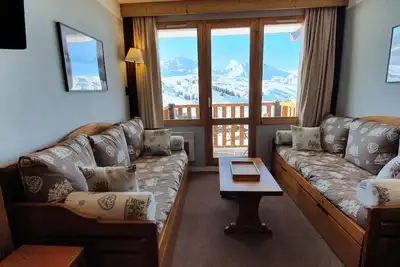 Image de Belle Plagne, Le Blanchet, Résidence Callisto, skis aux pieds, vue panoramique