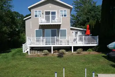 Image de Berkshire Pontoosuc Lake Beauty Too-Brand new construction on the lake