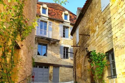 Image de Maison de charme au coeur d'un joli village médiéval proche Sarlat et rivière