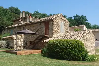 Image de Gite de charme dans ferme ancienne de caractère proche Vaison la Romaine.
