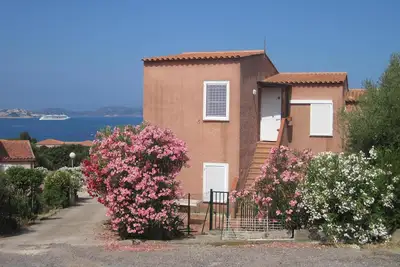 Image de Discount jusque'au 5 Juillet. Vue imprenable, plage à pied, jardin, terrasse, parking