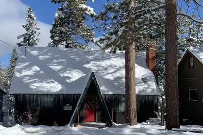 Image de Piñon Lodge: 4 chambres, 2 cabines de bain, 3 kilomètres des stations de ski avec vue sur le lac