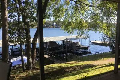Image de Lake Hamilton Main Channel Condo - Fantastique vue sur le lac avec un abri de bateau couvert