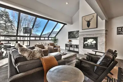Image de Récemment rénové Mountain Townhome 3 Bd / 3. 5 Ba Premier Lower Deer Valley Emplacement