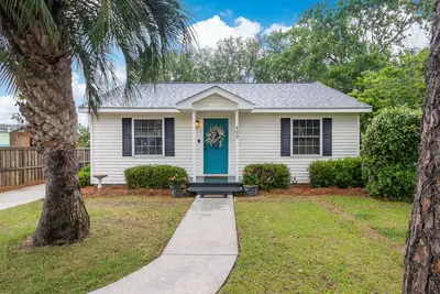 Image de The Perfect Beach House - Oak Island \"marche de la jetée\"! ! !