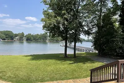 Image de Beautiful Lakefront Home On Lake Norman