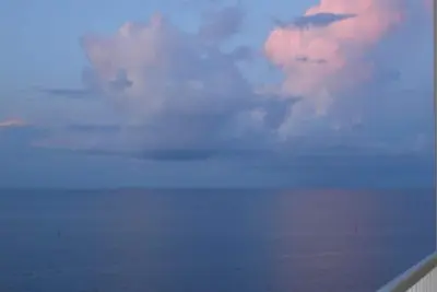 Image de Nouveaux Tarifs D'Automne 139 $ P \/ Nuit - Paradis Magnifique En Bord De Mer Directement Sur La Plage.