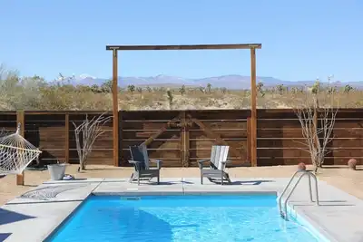 Image de Retiré 20 Acre Retraite avec Guest House and Pool
