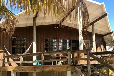 Une Des Propres Proprietes 5 Etoiles Sur La Plage. Fin Nord Du Village.