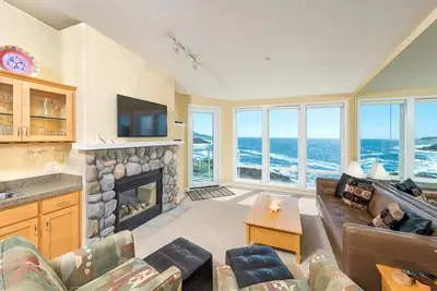 Image de Executive Oceanfront Top Flr Spacieux Condo, une vue impressionnante, 2 Rois / Cheminée