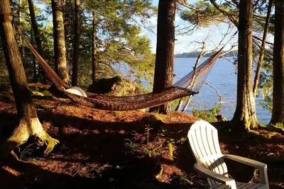 Image de Paisible Lakeside Retreat avec privée Façade & Dock \/ Acadia Area