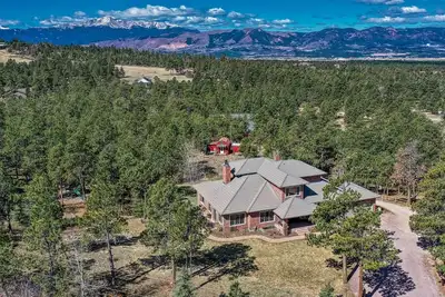 Image de Voir la vidéo (via Chrome): Not Suburbia. . . Peaceful Acreage