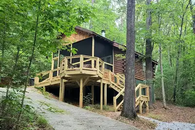 Image de Bird Song Cabin - Cabane dans les bois! ! ! - Helen Georgia - Wifi