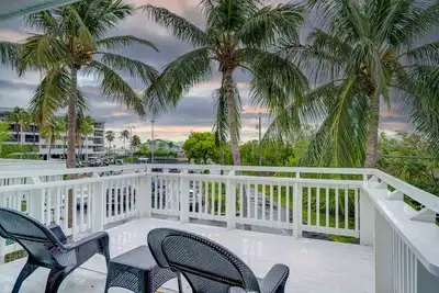 Image de 2 Br Condo Kawama Yacht Club Plage privée