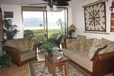 Image de ***** \"Exceptional Oceanfront / Beachfront Maui Condo\" *****