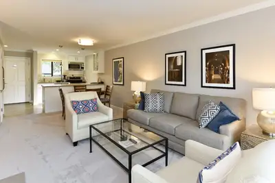Image de Condo moderne avec vue sur le golf au Silverado