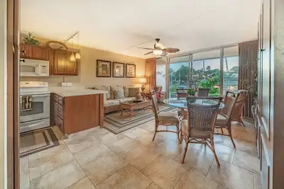 Image de En Train De L'Une Des Meilleures Plages De Maui. Reserve Maintenant! !