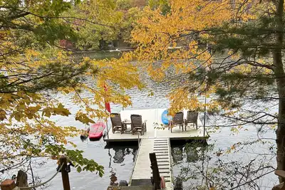 Image de Owls Nest, Cabane confortable, Première au bord de l’eau, quai privé, quai chauffé et linge de maison