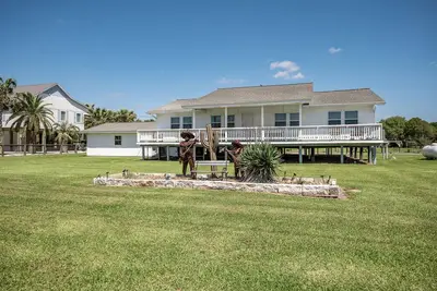 Image de \"Le Texicain\" Sur Caney Creek - 4bd / 2. 5ba - 14 personnes