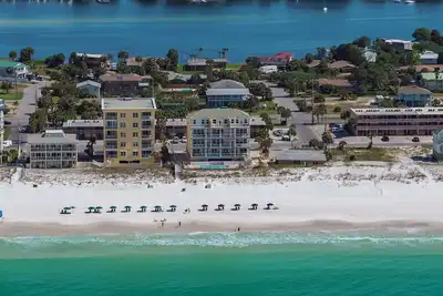 Image de Blue Dolphin # 202 - 2 Br / 2ba Tout simplement incroyable