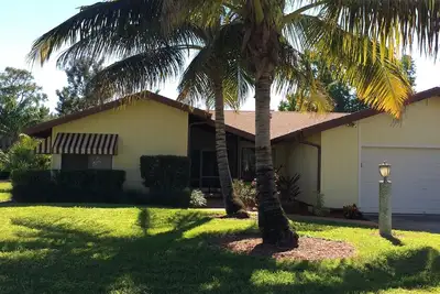 Image de Jensen Beach Belle Manicured Piscine privée Accueil