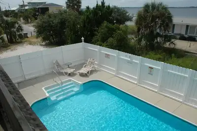Image de Ultimate Family Vacation House - Piscine chauffée! Salle de jeux! Le niveau du sol!