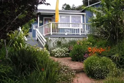 Image de Charmant Cottage Point Reyes avec terrasses et beau jardin