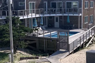 Image de Maison en bord de mer de nouvelle construction de luxe avec piscine - Construite en 2016