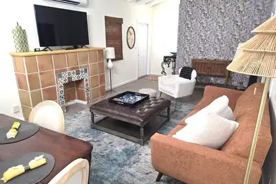Image de Un Wow! Villa 1br avec piscine au sel - à pied de l'avenue / plages (Ii)