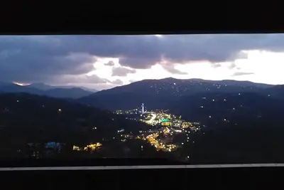 Image de Vue sensationnelle: la meilleure vue de Gatlinburg! Superbe maison personnalisée à quelques minutes de la ville