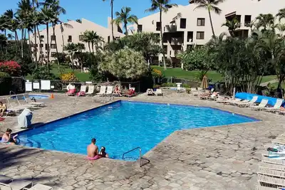 Image de Kamaole Sands Condo entièrement rénové avec lit King. Par Kam. 3 Plage