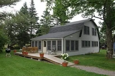 Image de Down East Maine moderne, bien équipée chalet au coeur du littoral Winter Harbor