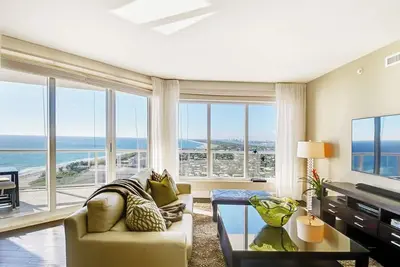 Image de Super affaire d'automne pour plusieurs millions de dollars - Ritz Condo, 24 millions $ - Vue spectaculaire sur l'océan