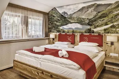 Image de Chambre double avec douche, Wc - 1. Zirben-Pension LĂĽftenegger