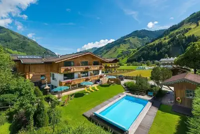 Image de Type 4 App. Lercheck - salon + 2 lits. - Luggau, maison d'hôtes