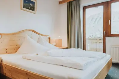 Image de Salle familiale, douche, Wc, 2 chambres - Empl, maison de campagne et appartement